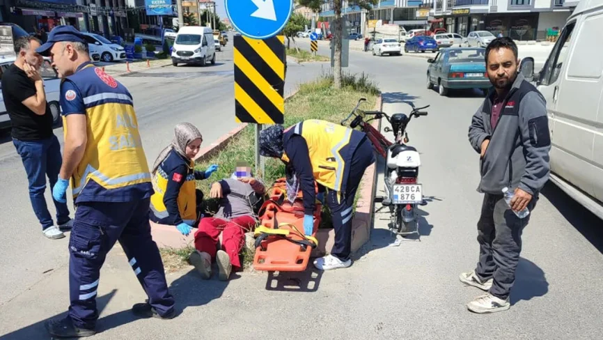 Kontrolden Çıkan Elektrikli Motosiklet Refüje Çarptı