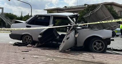 Konya Karatay’da iki otomobil çarpıştı: 4 yaralı