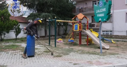 Akşehir’de Cadde ve Refüjlerde Kış Temizliği Başladı