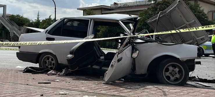 Konya Karatay’da iki otomobil çarpıştı: 4 yaralı